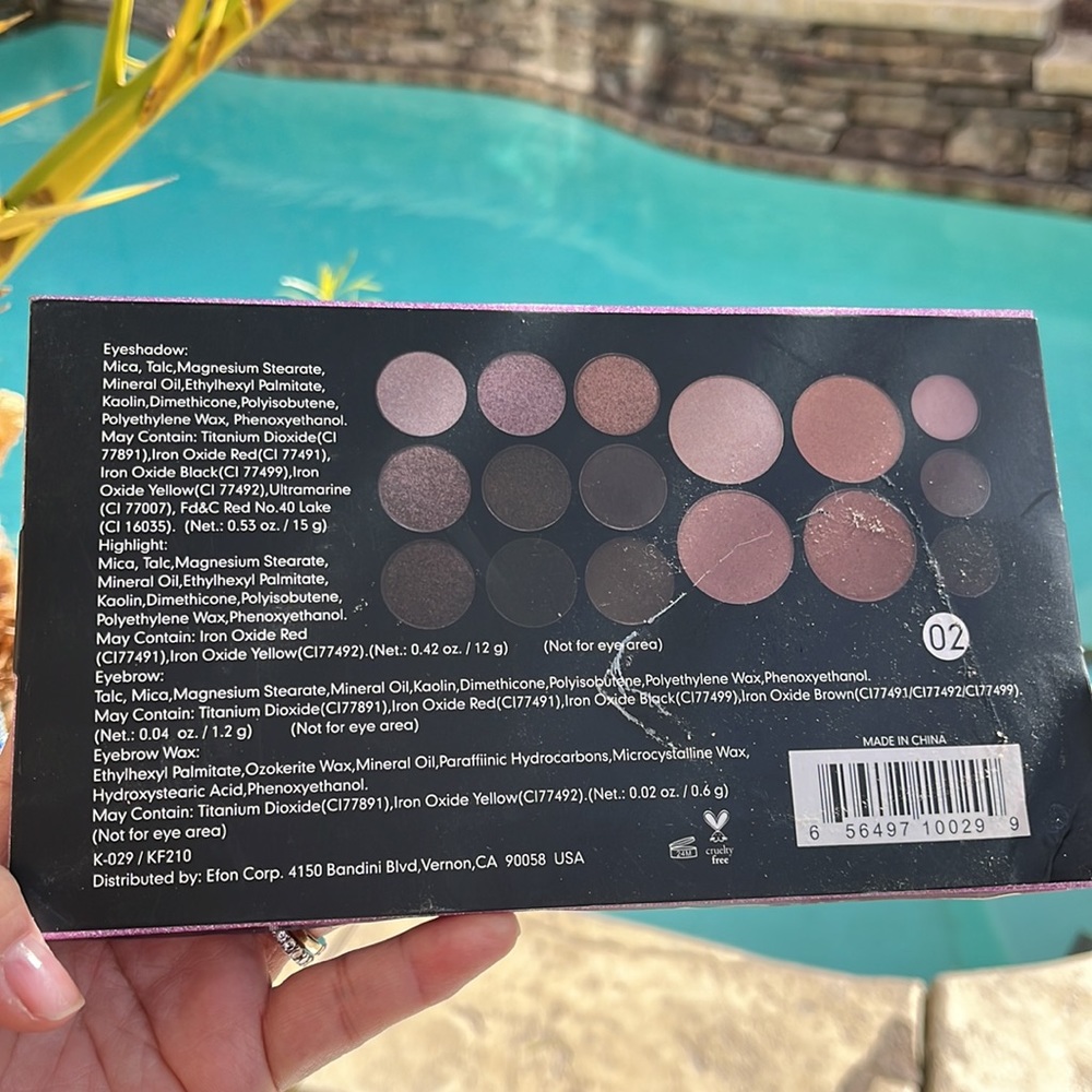 Natural tones Eyeshadow Palette - Picture 4 of 4
